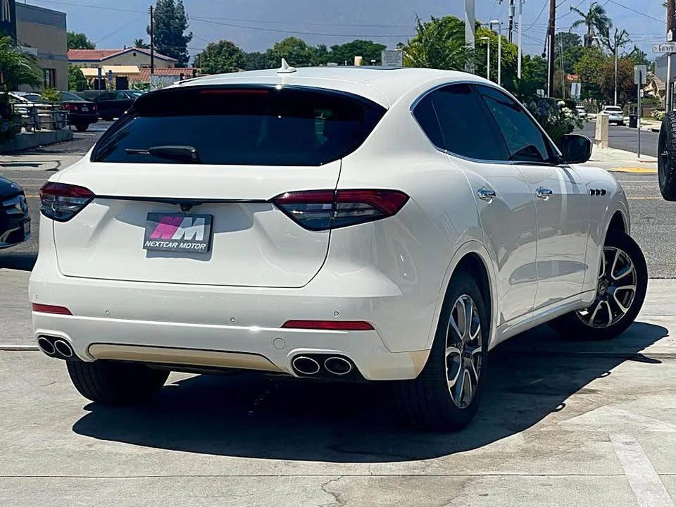 2021 Maserati Levante - Image 2 of 3