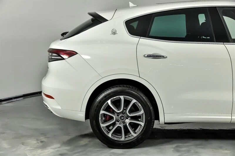 2021 Maserati Levante - Image 12 of 21