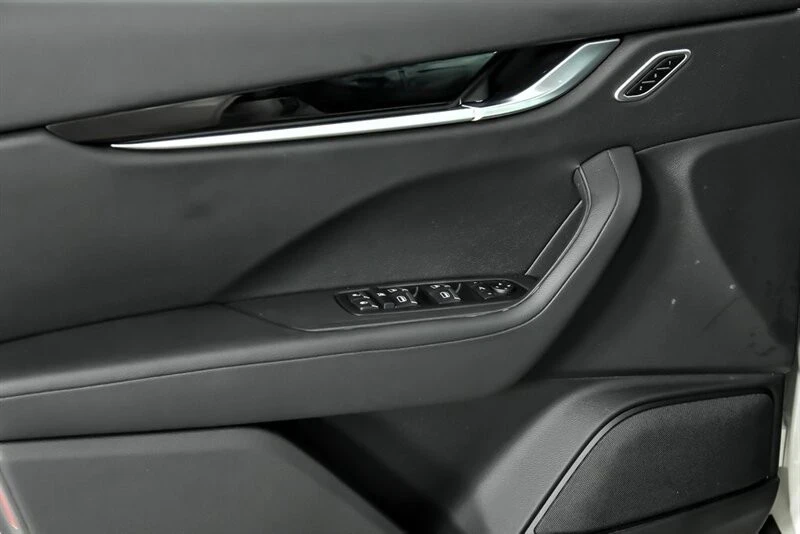 2021 Maserati Levante - Image 17 of 21