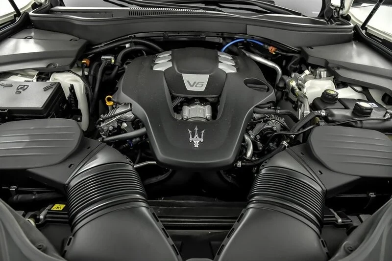 2021 Maserati Levante - Image 16 of 21