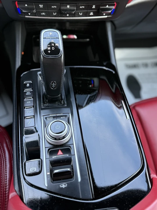 2021 Maserati Levante - Image 19 of 21