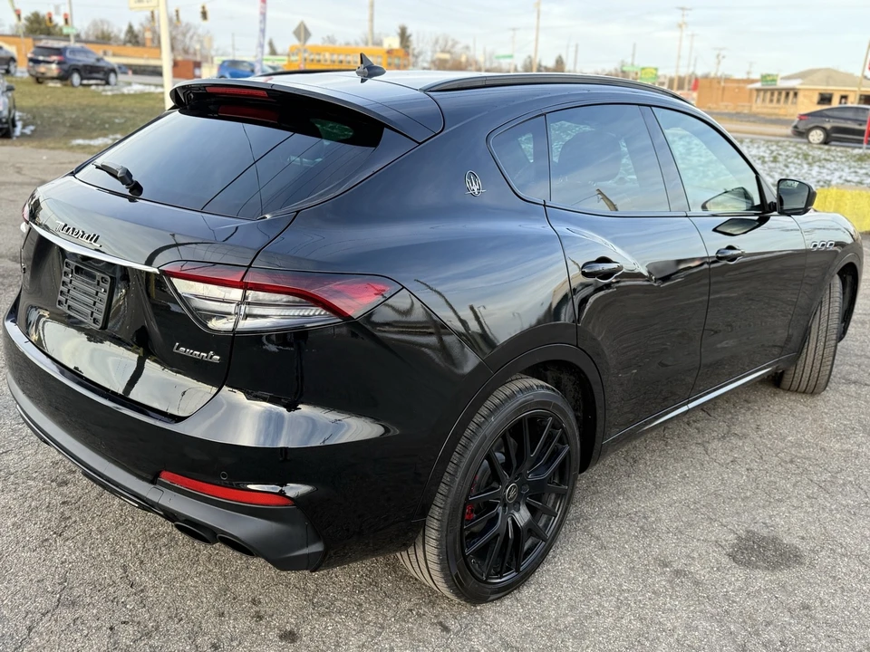 2021 Maserati Levante - Image 4 of 21