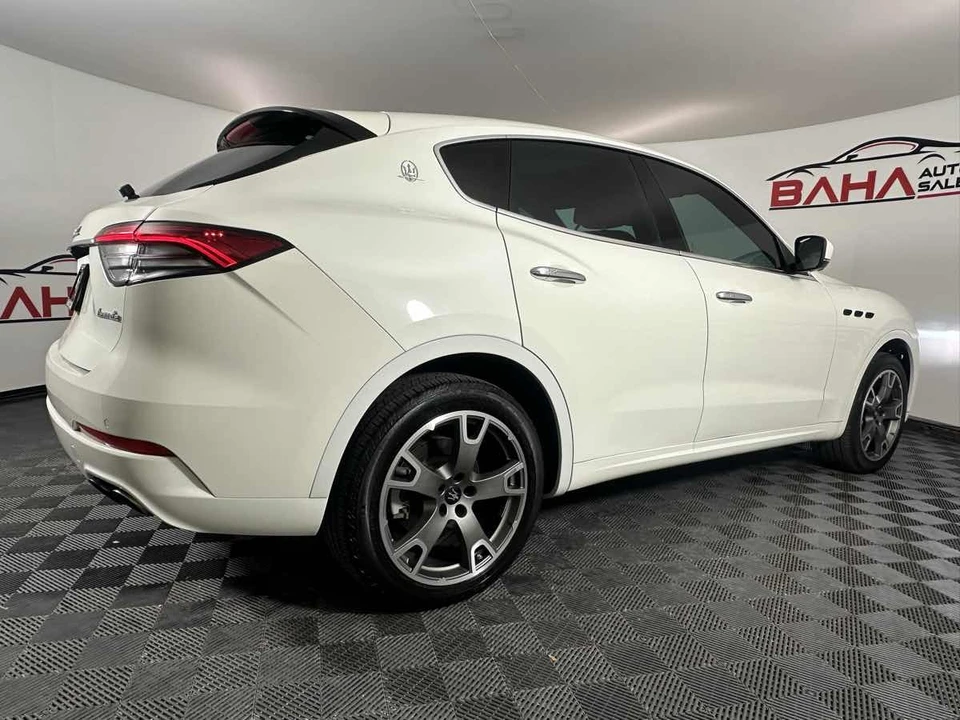 2021 Maserati Levante - Image 9 of 21