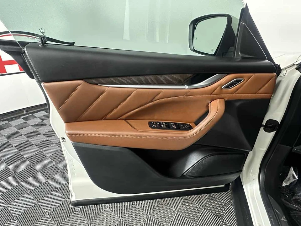 2021 Maserati Levante - Image 17 of 21
