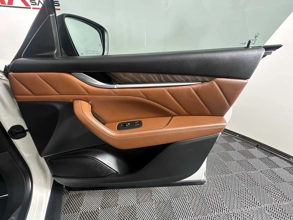 2021 Maserati Levante - Image 18 of 21