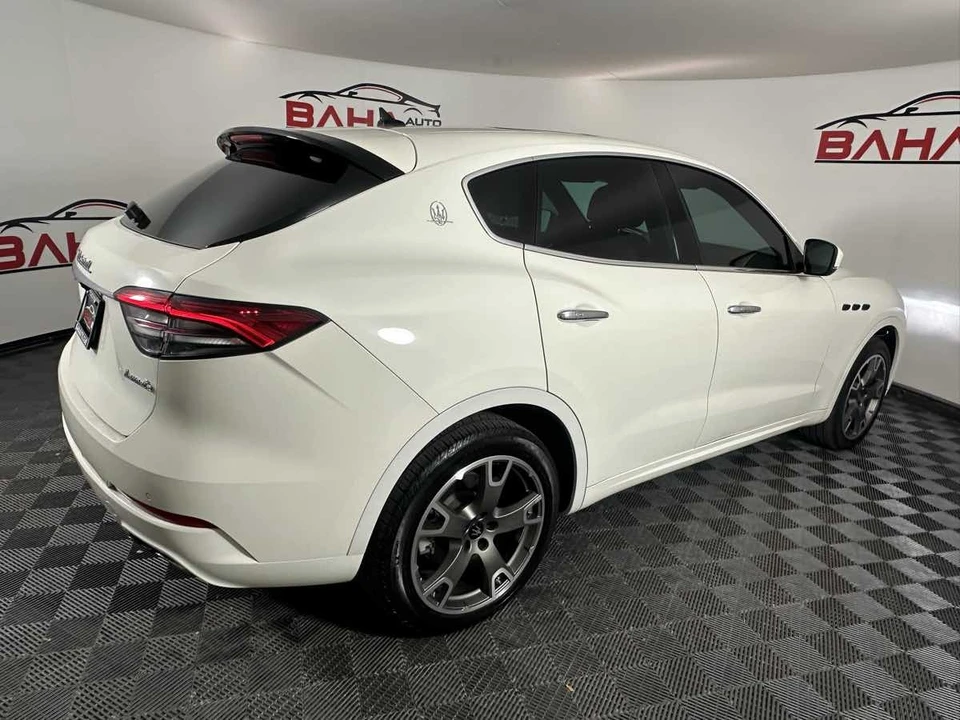 2021 Maserati Levante - Image 8 of 21