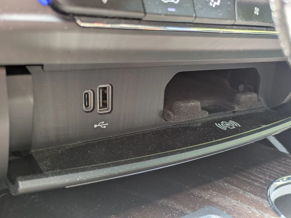 2021 Maserati Quattroporte 6th Gen - Image 28 of 31