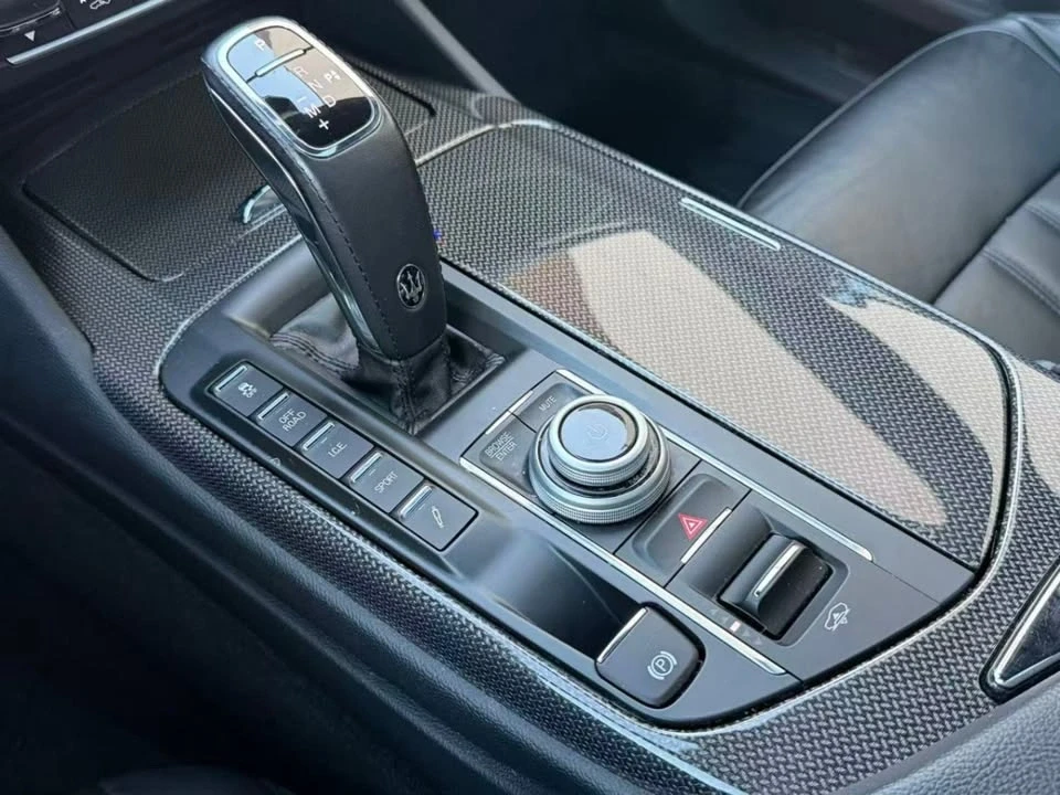 2021 Maserati Levante - Image 16 of 20