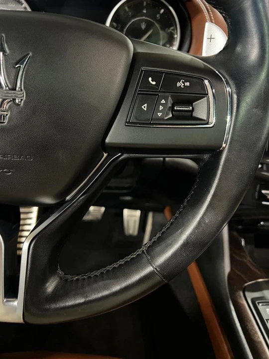2021 Maserati Levante - Image 15 of 20