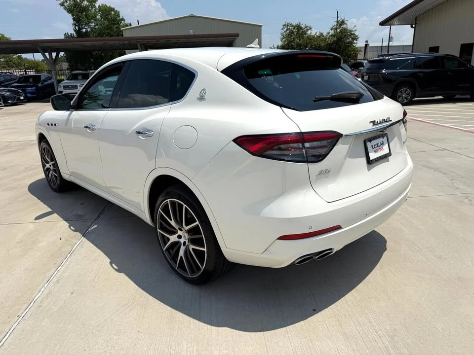 2021 Maserati Levante - Image 4 of 20