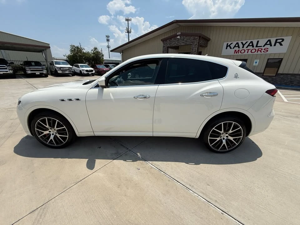 2021 Maserati Levante - Image 3 of 20