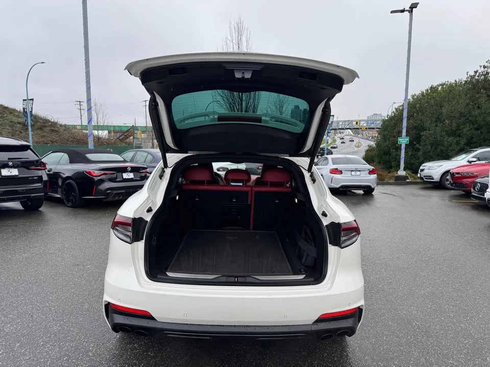 2021 Maserati Levante - Image 4 of 7