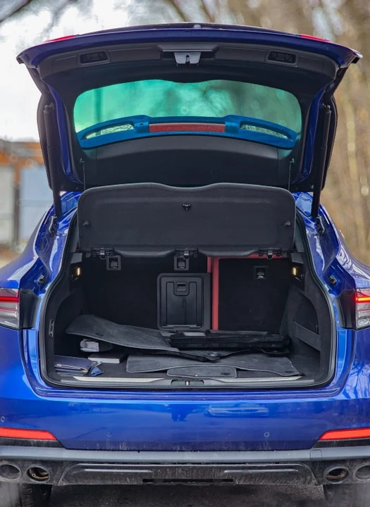 2021 Maserati Levante - Image 8 of 15