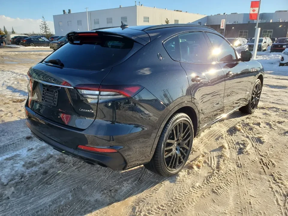 2021 Maserati Levante - Image 3 of 12