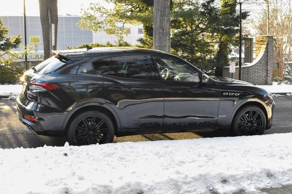 2021 Maserati Levante - Image 9 of 20
