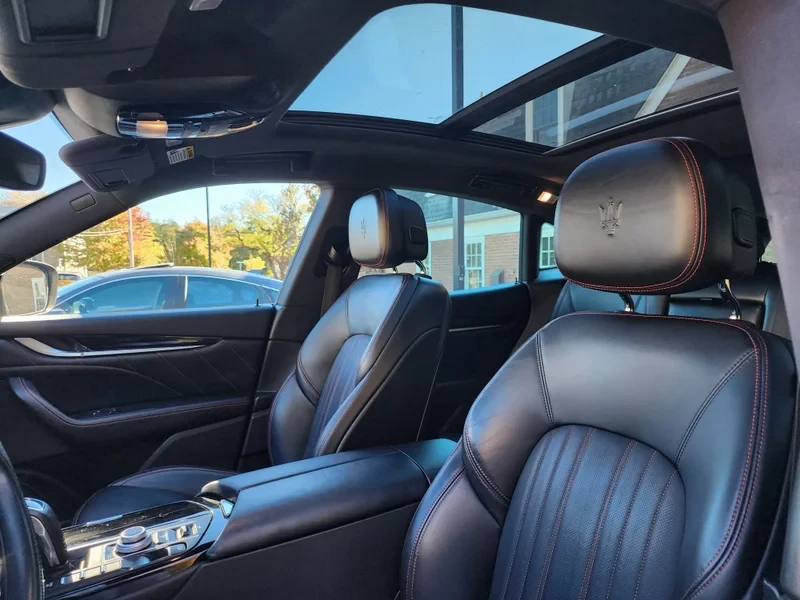 2021 Maserati Levante - Image 8 of 12