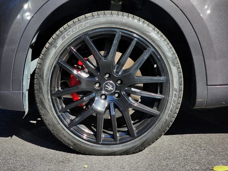 2021 Maserati Levante - Image 6 of 12