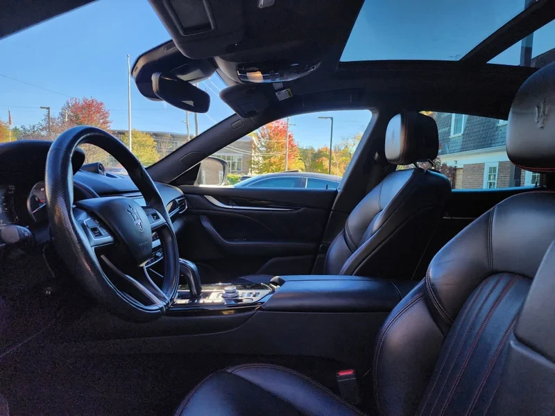 2021 Maserati Levante - Image 7 of 12