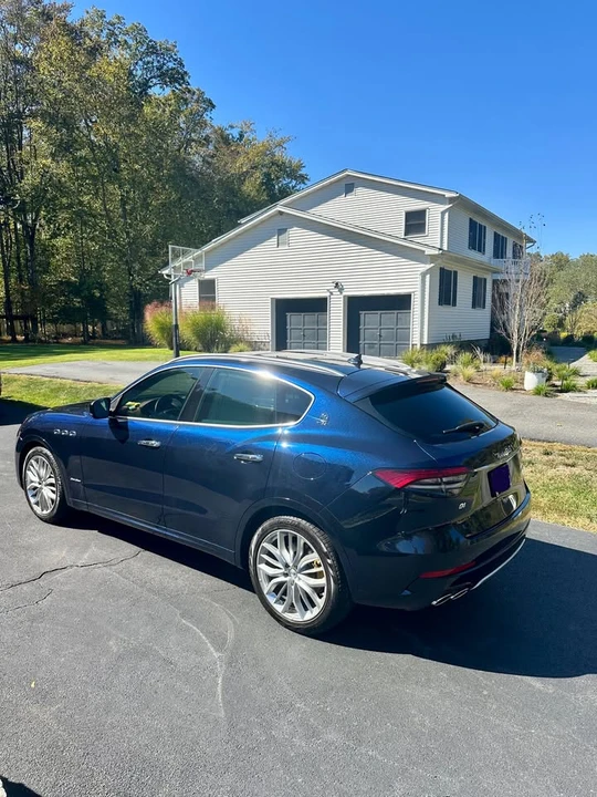 2021 Maserati Levante - Image 2 of 9