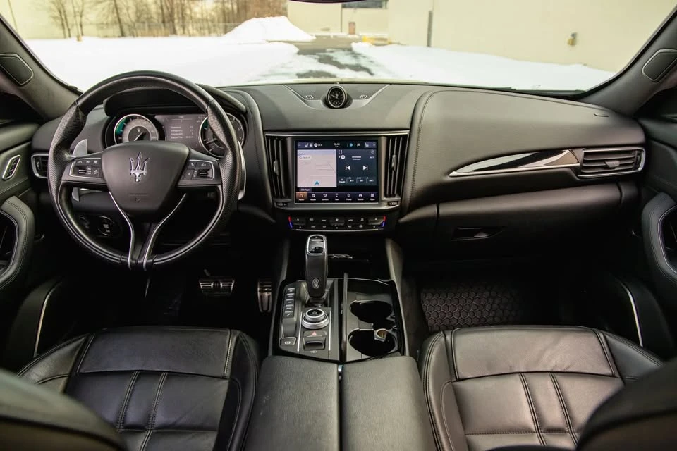 2021 Maserati Levante - Image 7 of 18
