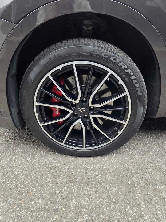 2021 Maserati Levante - Image 4 of 10