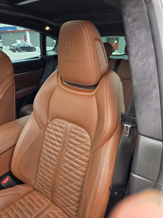 2021 Maserati Levante - Image 6 of 10