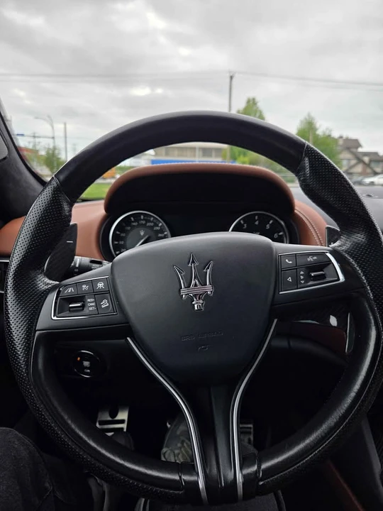 2021 Maserati Levante - Image 5 of 10