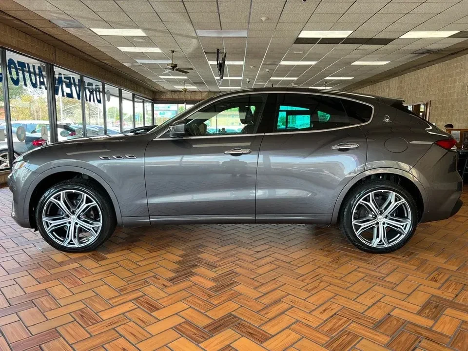 2021 Maserati Levante - Image 2 of 16
