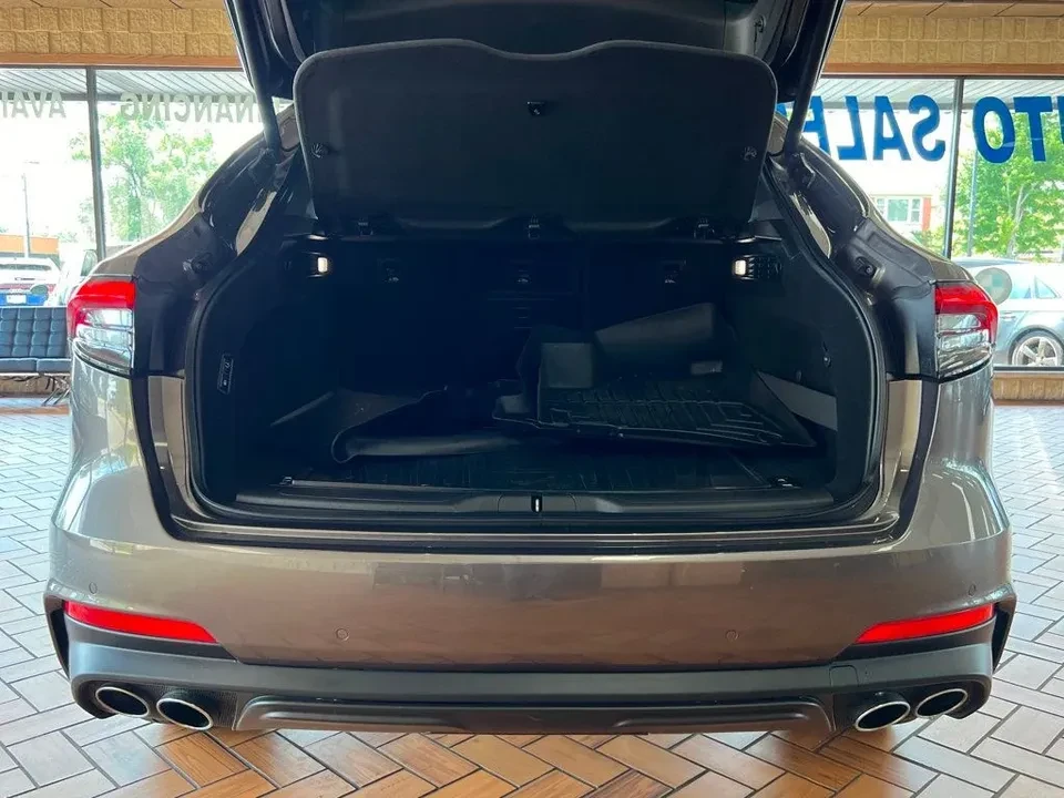 2021 Maserati Levante - Image 15 of 16