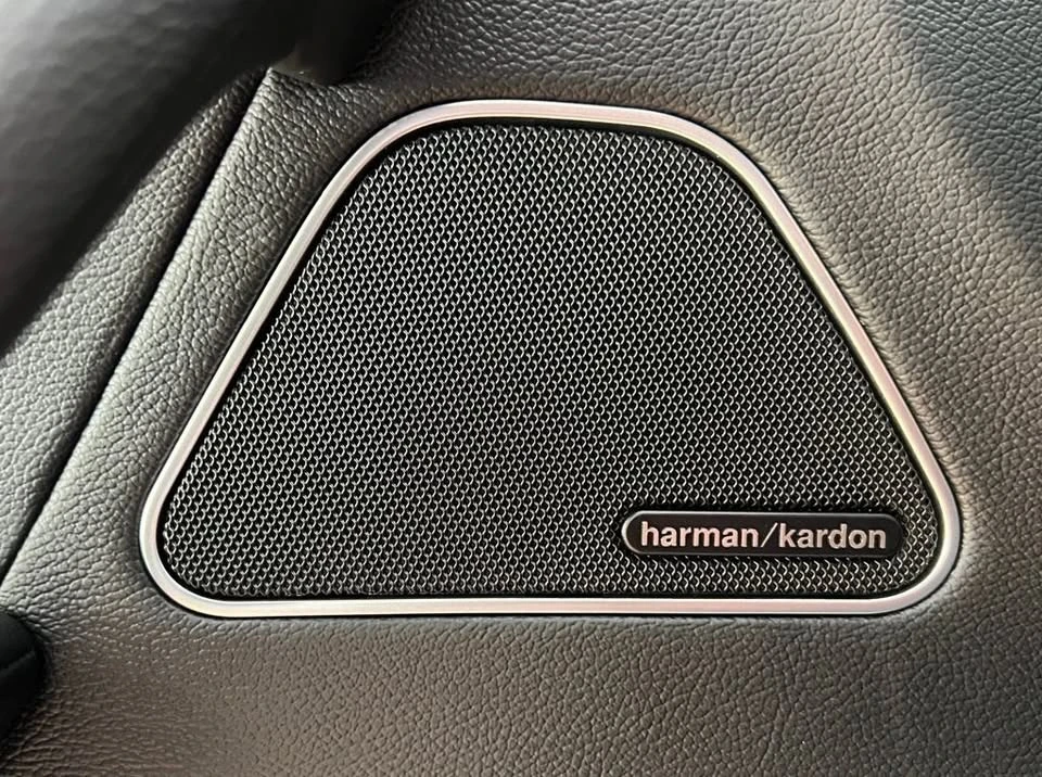 2021 Maserati Levante - Image 12 of 16