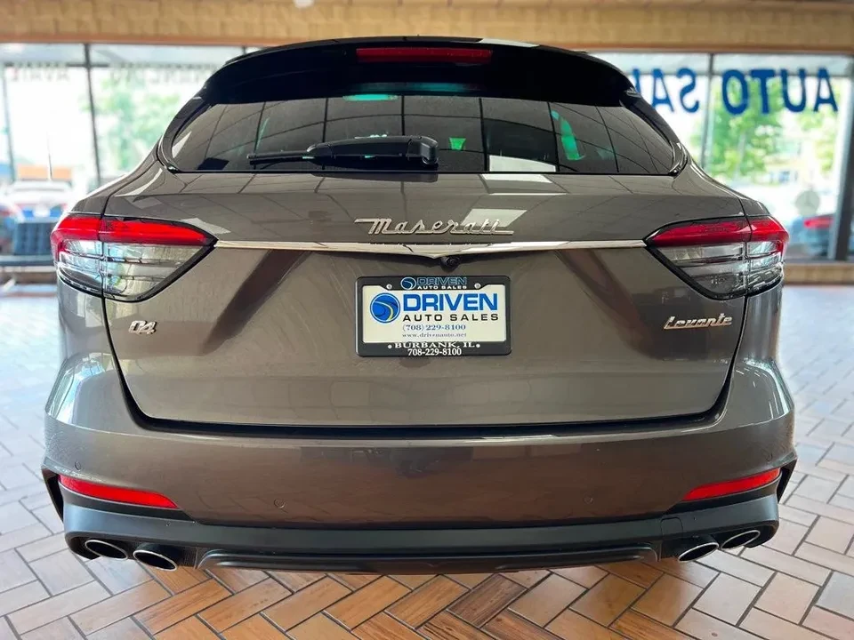 2021 Maserati Levante - Image 3 of 16