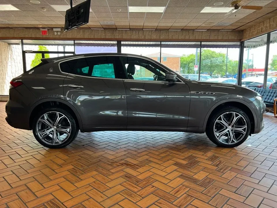 2021 Maserati Levante - Image 4 of 16