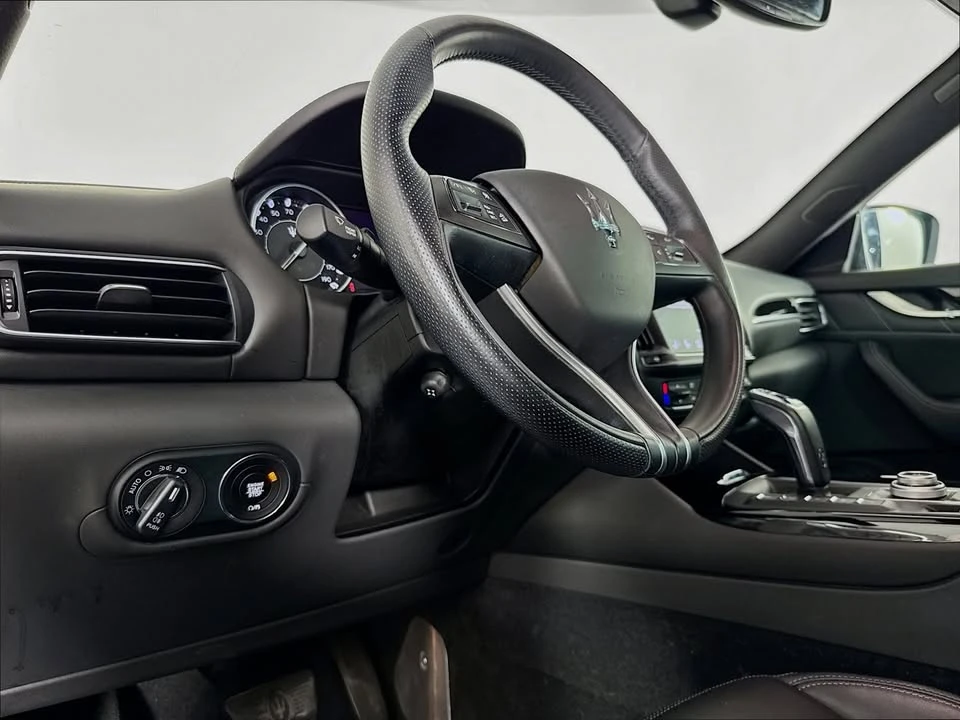 2021 Maserati Levante - Image 17 of 20