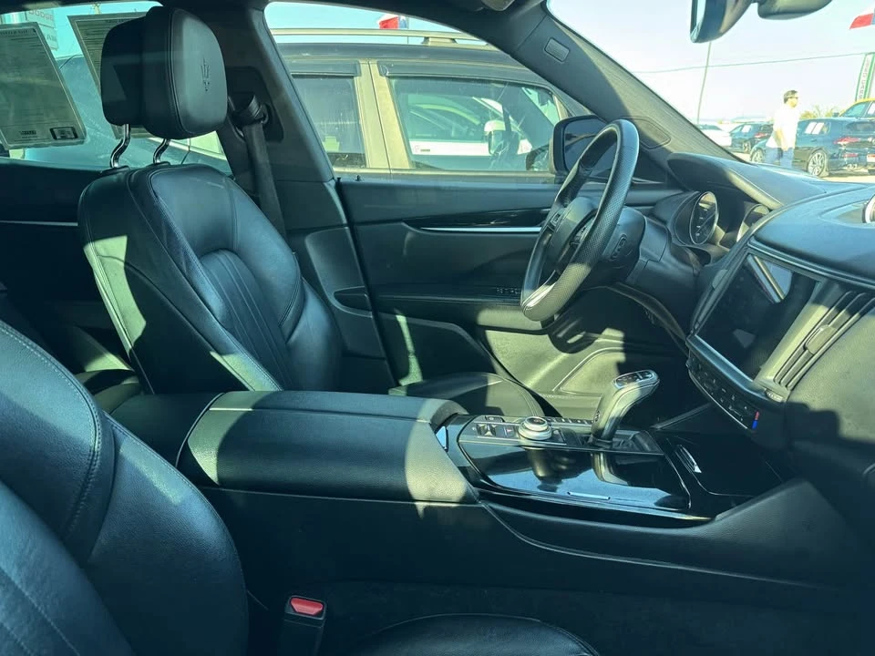 2021 Maserati Levante - Image 5 of 8