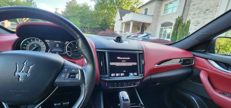 2021 Maserati Levante - Image 5 of 10