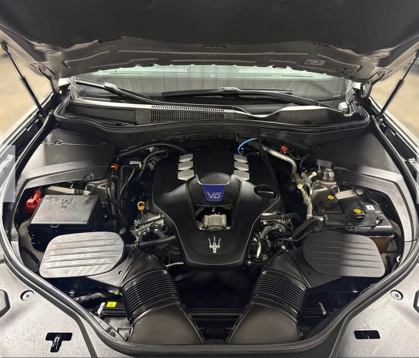2021 Maserati Levante - Image 7 of 10