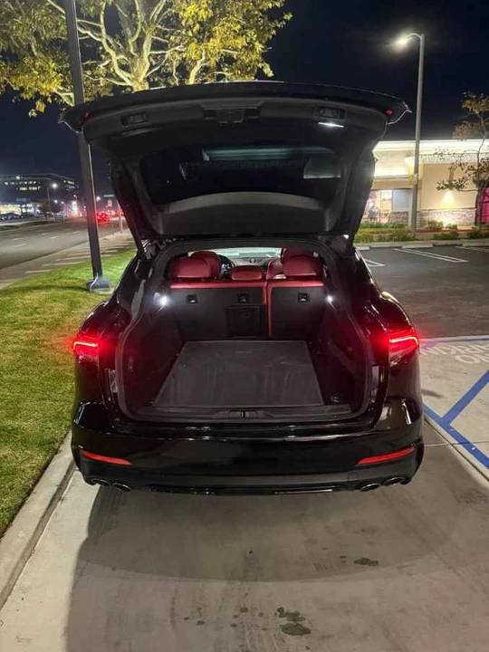 2021 Maserati Levante - Image 6 of 10