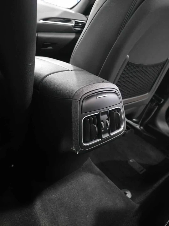 2021 Maserati Levante - Image 11 of 15