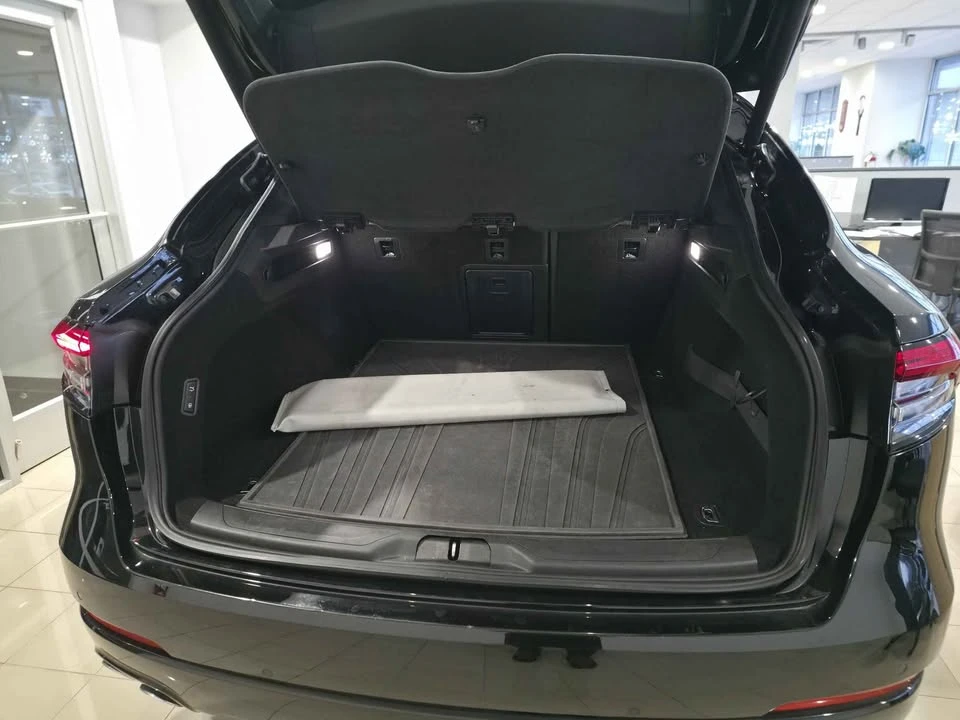 2021 Maserati Levante - Image 8 of 15