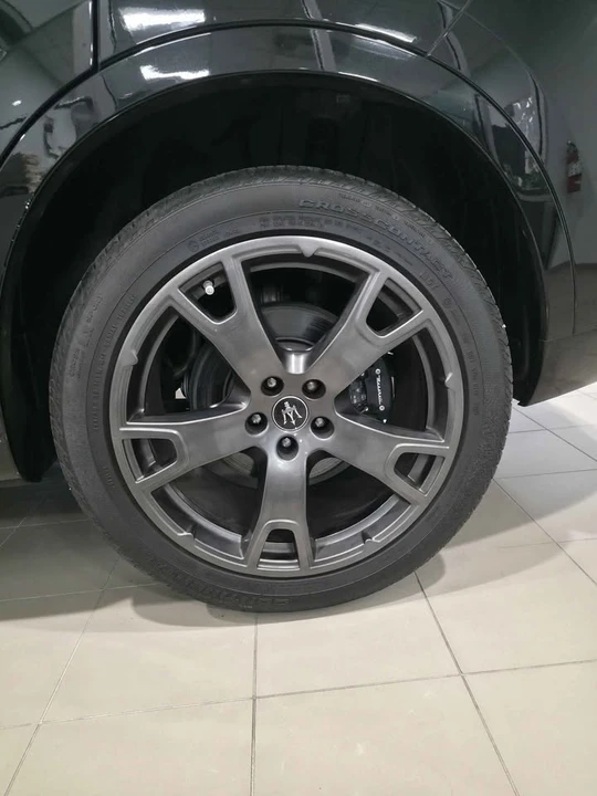 2021 Maserati Levante - Image 5 of 15