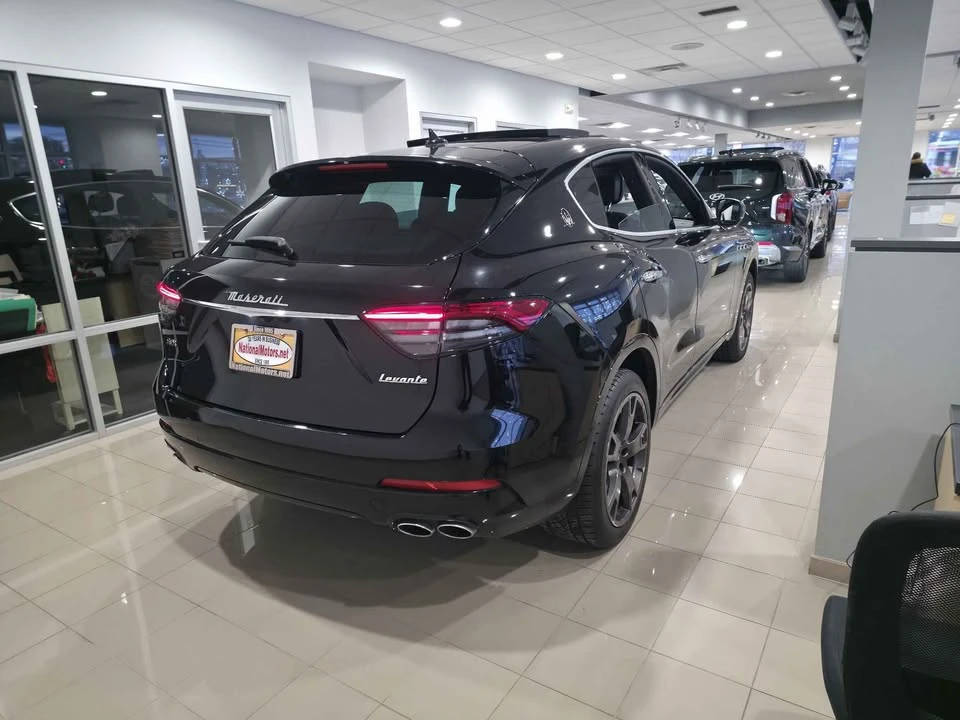 2021 Maserati Levante - Image 3 of 15