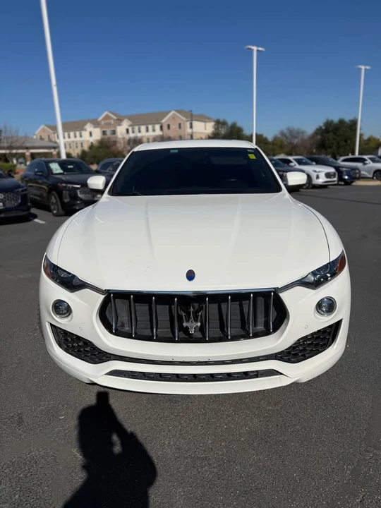 2021 Maserati Levante - Image 2 of 13