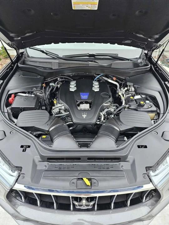 2021 Maserati Levante - Image 17 of 18