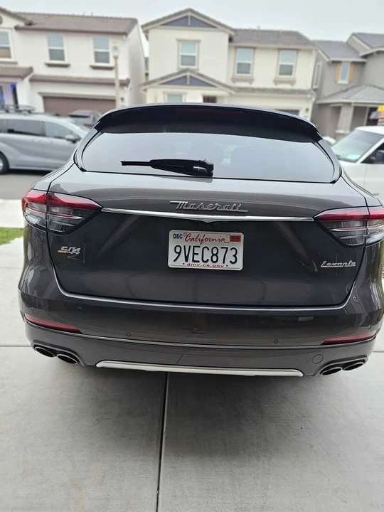 2021 Maserati Levante - Image 4 of 18