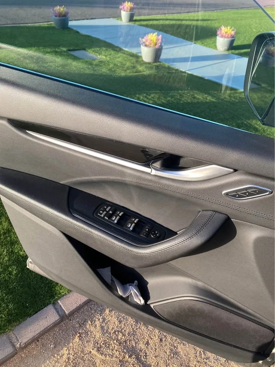 2021 Maserati Levante - Image 7 of 12
