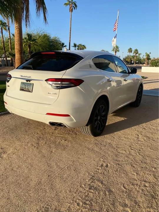 2021 Maserati Levante - Image 4 of 12