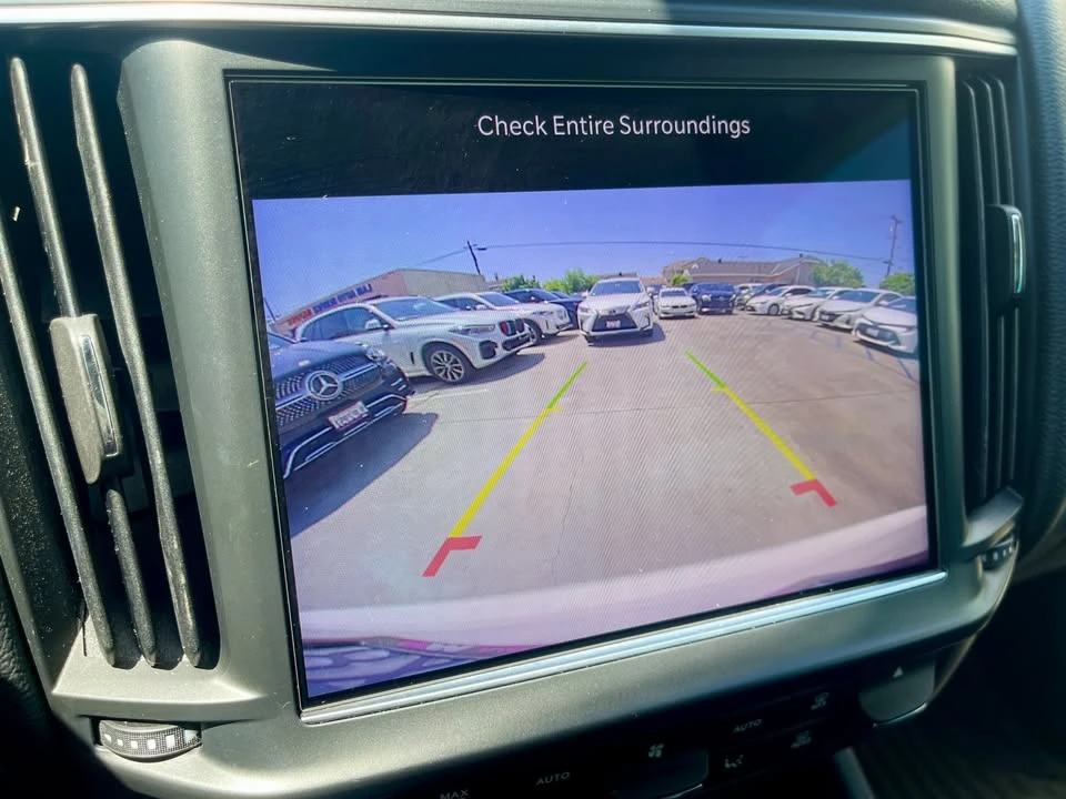 2021 Maserati Levante - Image 17 of 18