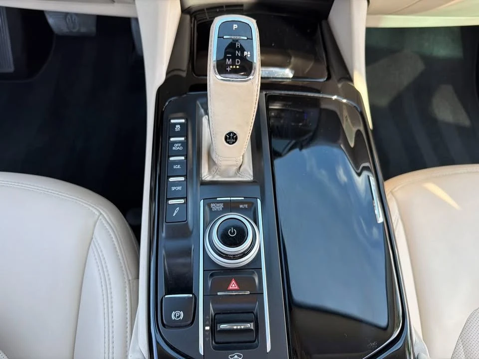 2021 Maserati Levante - Image 15 of 20