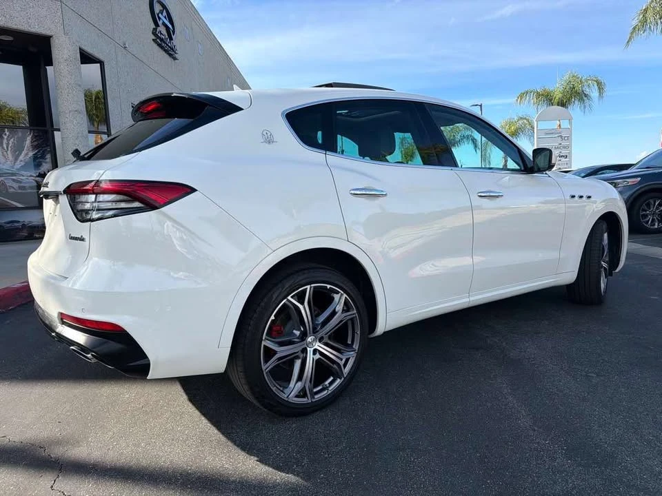 2021 Maserati Levante - Image 4 of 20