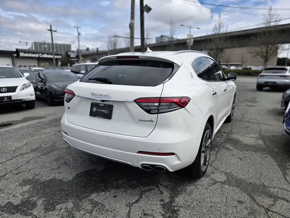2021 Maserati Levante - Image 4 of 11
